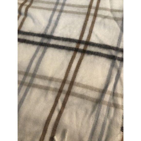 NWT Steve Madden Mid Weight Cozy Muffler Scarf with Fringe Ivory Gray‎ Beige - Picture 5 of 7